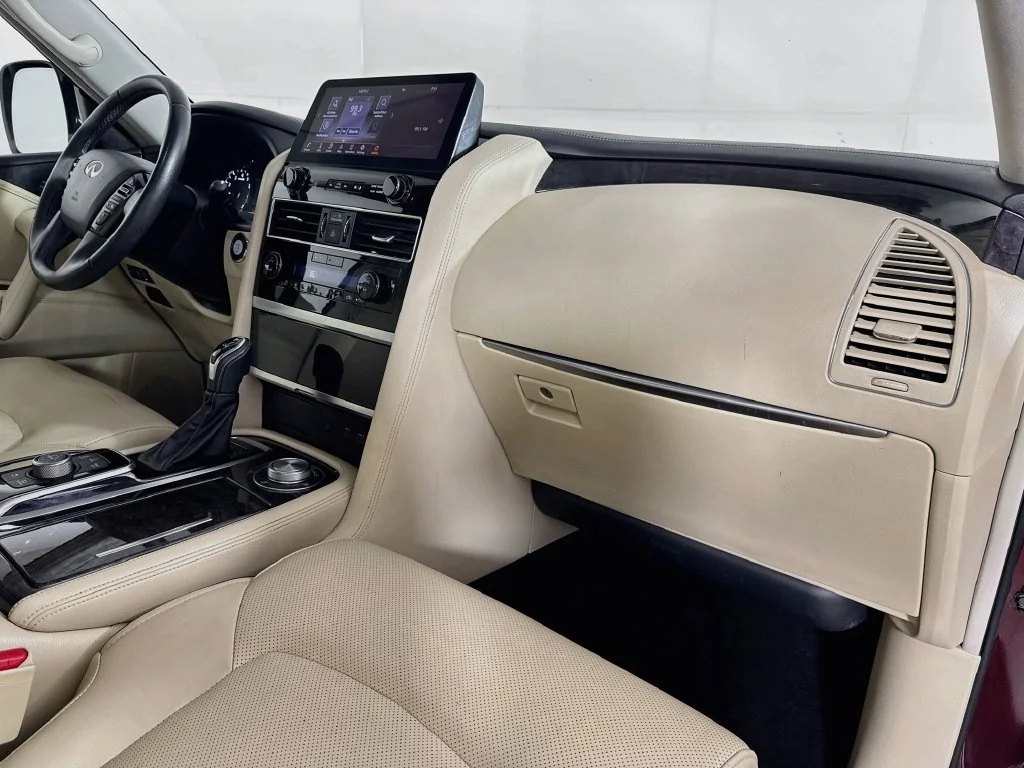 Certified Used 2022 Red INFINITI LUXE image 40