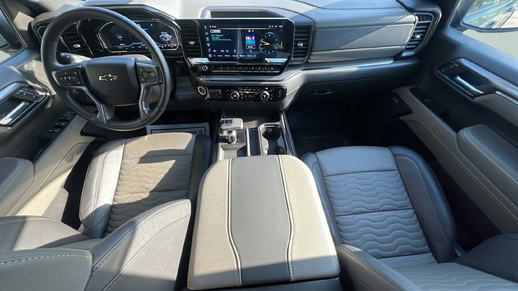 Used 2025 Gray Chevrolet ZR2 image 14