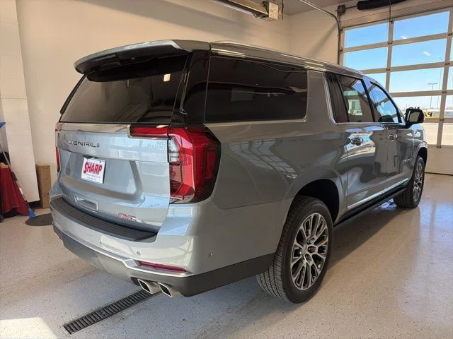 2026 GMC Yukon XL Denali - Photo 11