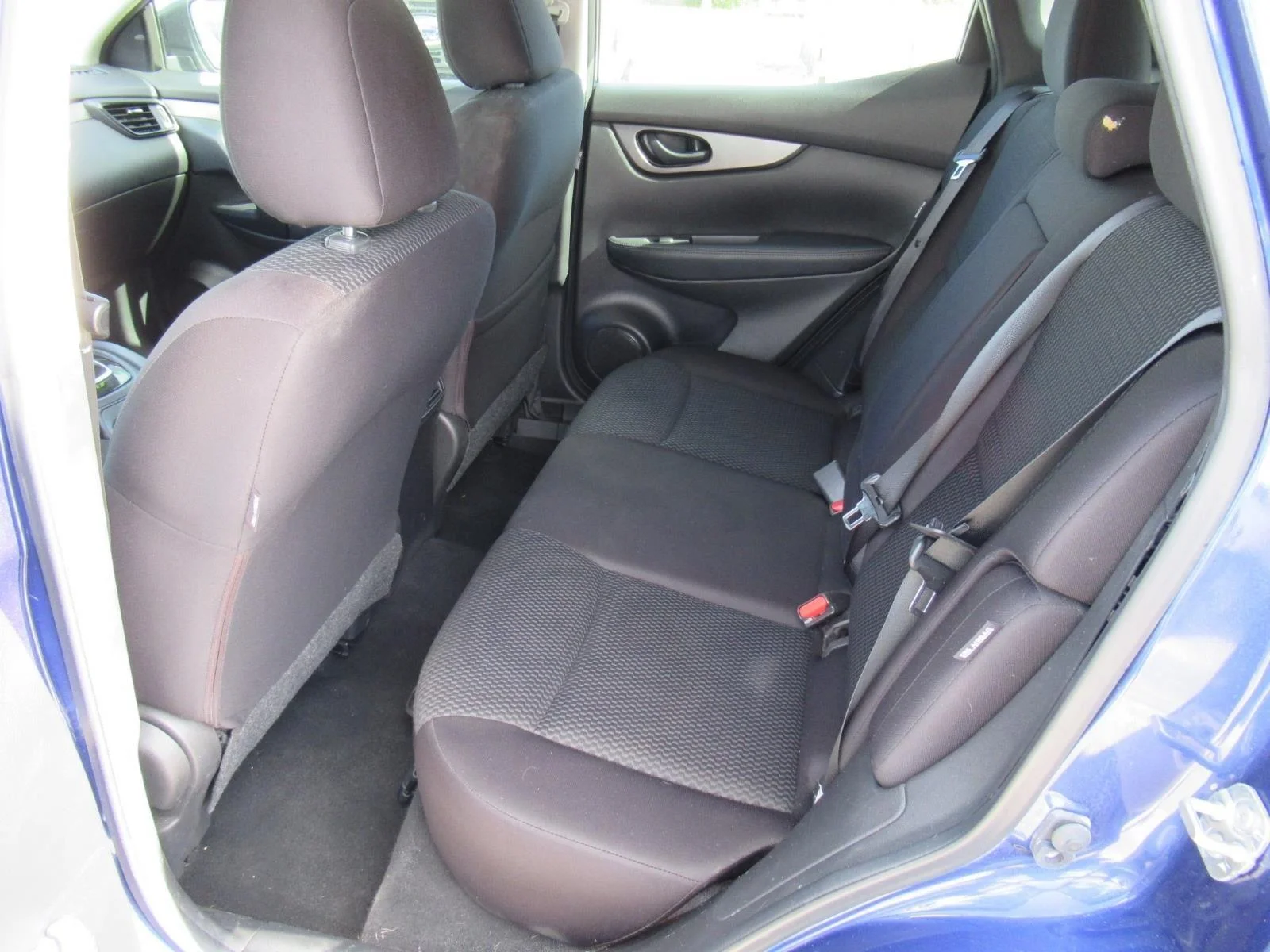 Used 2020 Caspian Blue Nissan S image 31