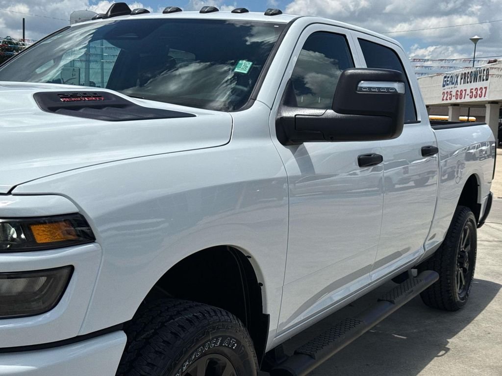 New 2026 Bright White Clear-Coat Exterior Paint RAM Black Express image 9