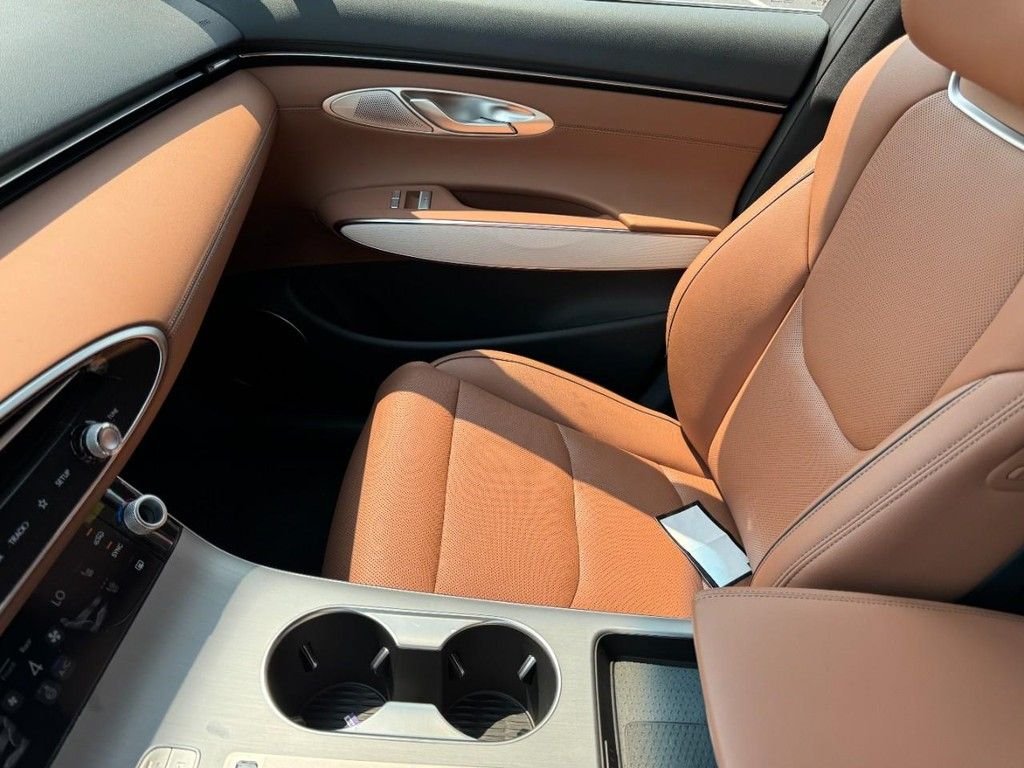 Used 2026 Savile Silver Genesis 2.5T Advanced image 9