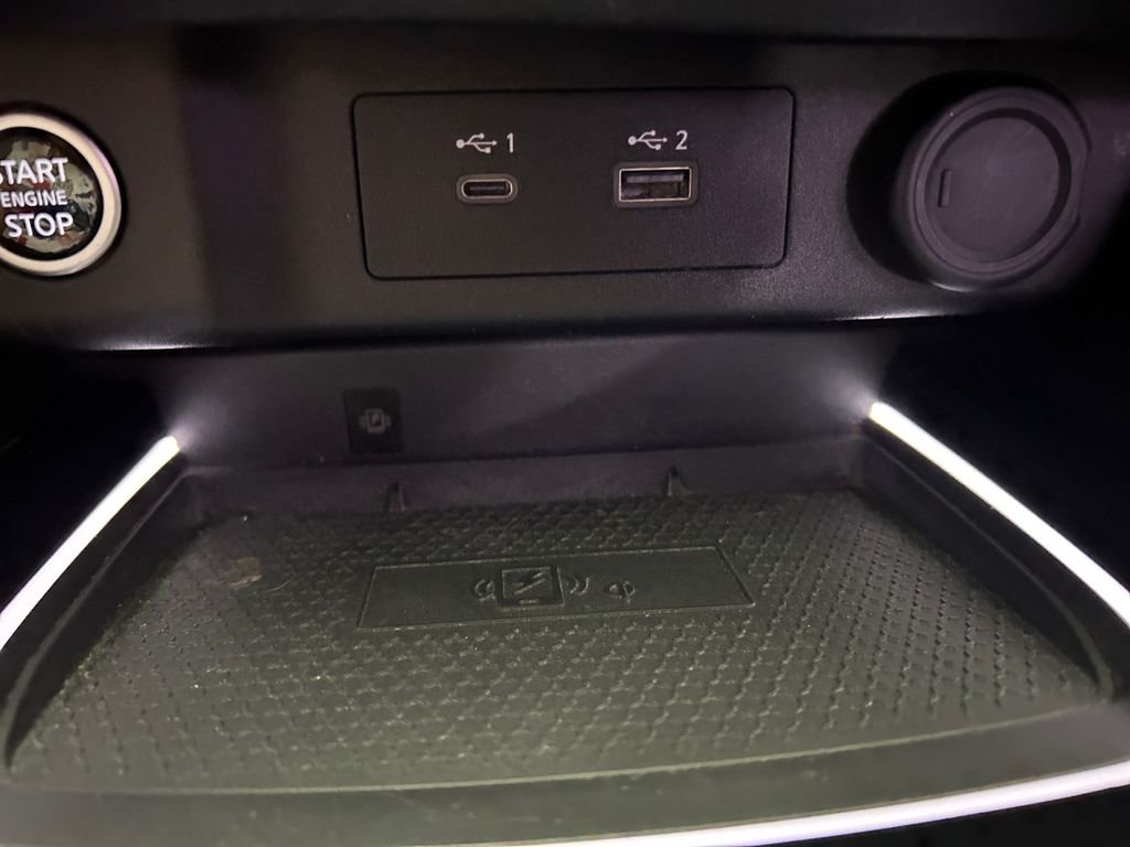 Used 2022 Gray Nissan Platinum image 30