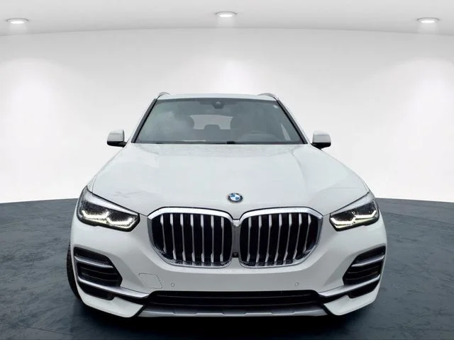 Used 2023 White BMW xDrive40i image 4