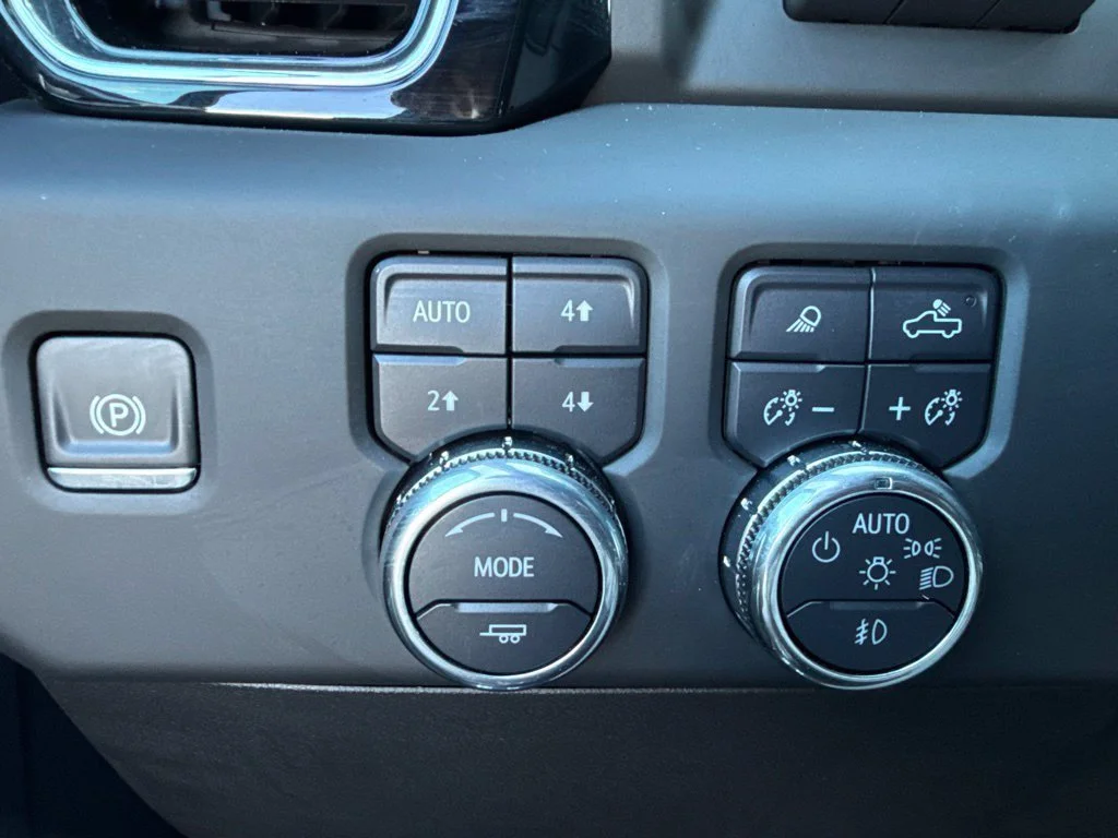 Used 2025 Onyx Black GMC Denali image 19