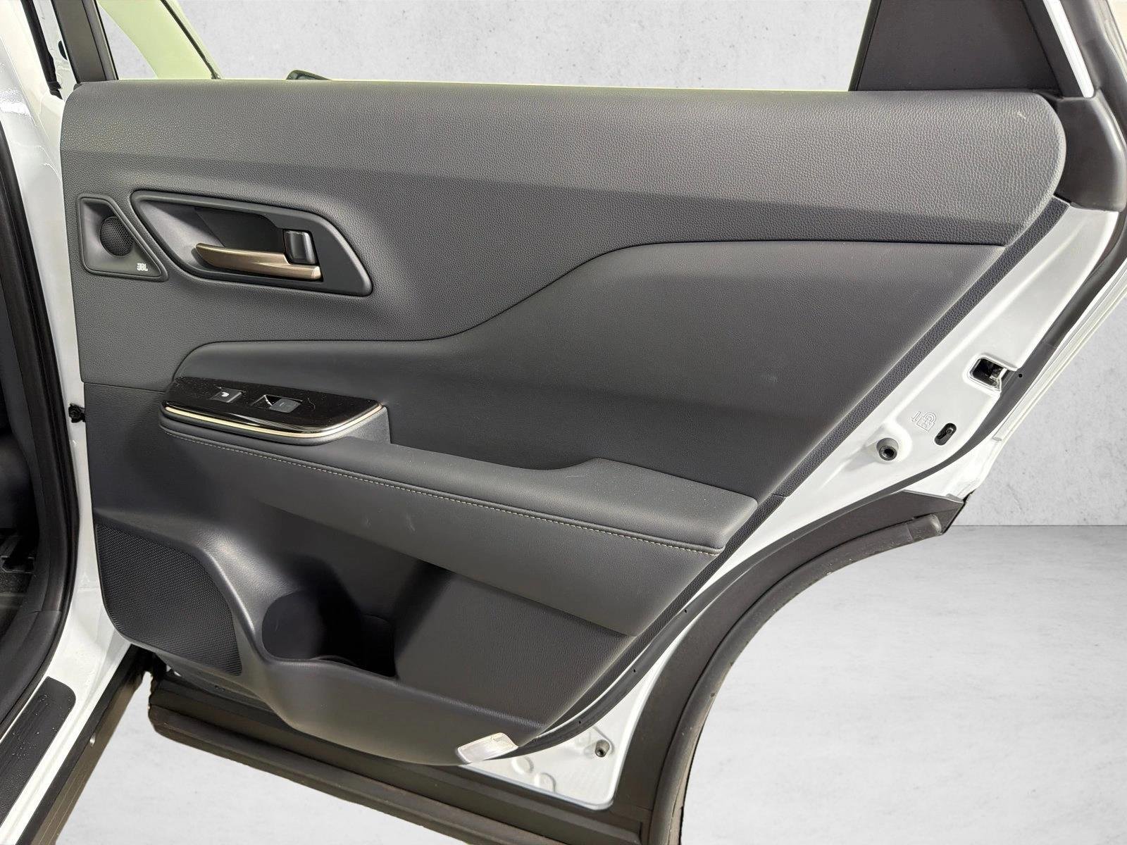 Used 2026 Oxygen Toyota Limited image 17