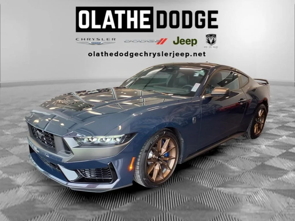 2025 Ford Mustang Dark Horse's photo