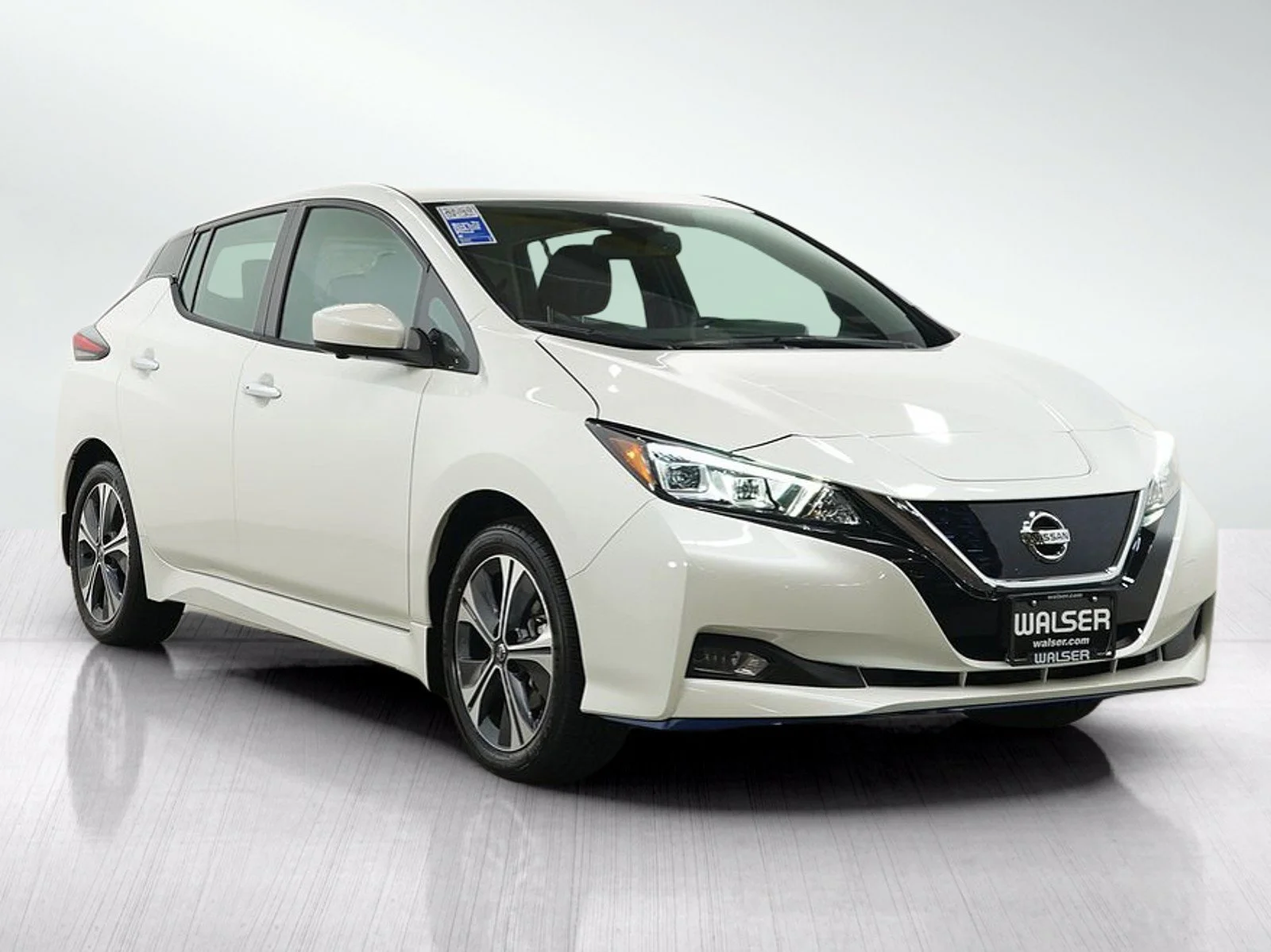 Used 2022 Pearl White Nissan SV Plus image 7