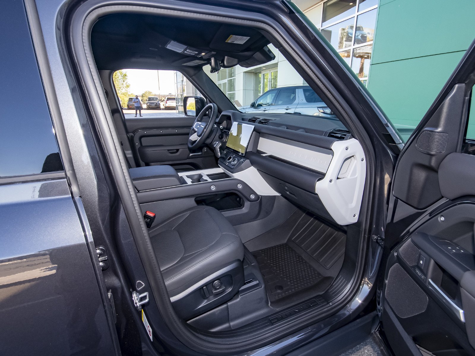 New 2026 Carpathian Grey Land Rover X-Dynamic SE image 48