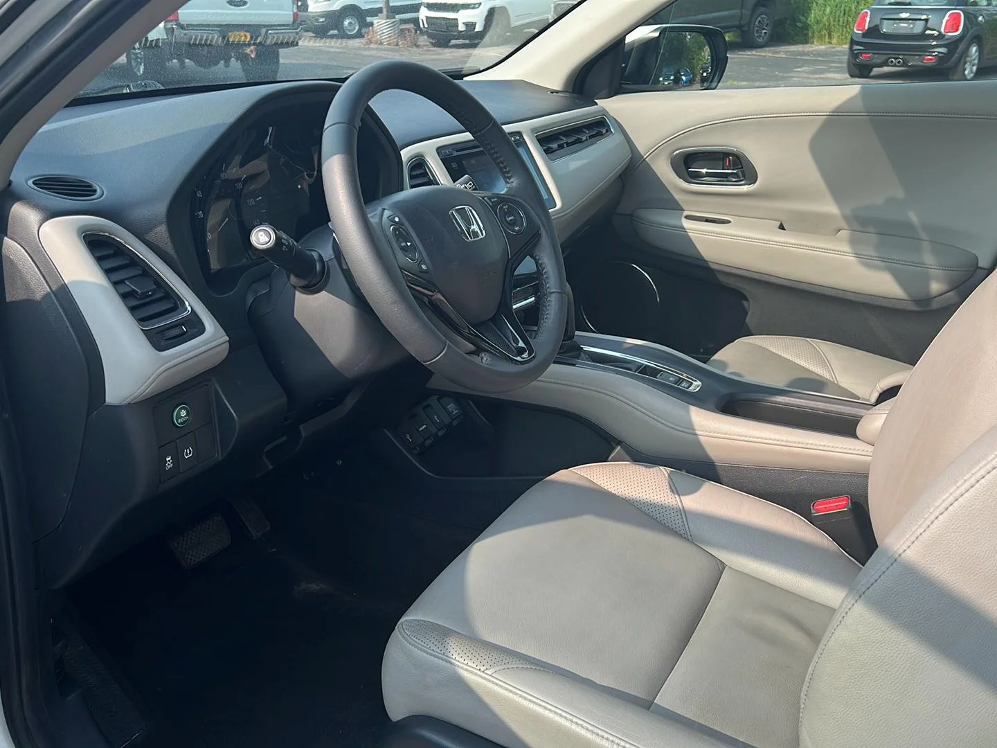 Used 2018 White Orchid Pearl Honda EX-L Navi image 4