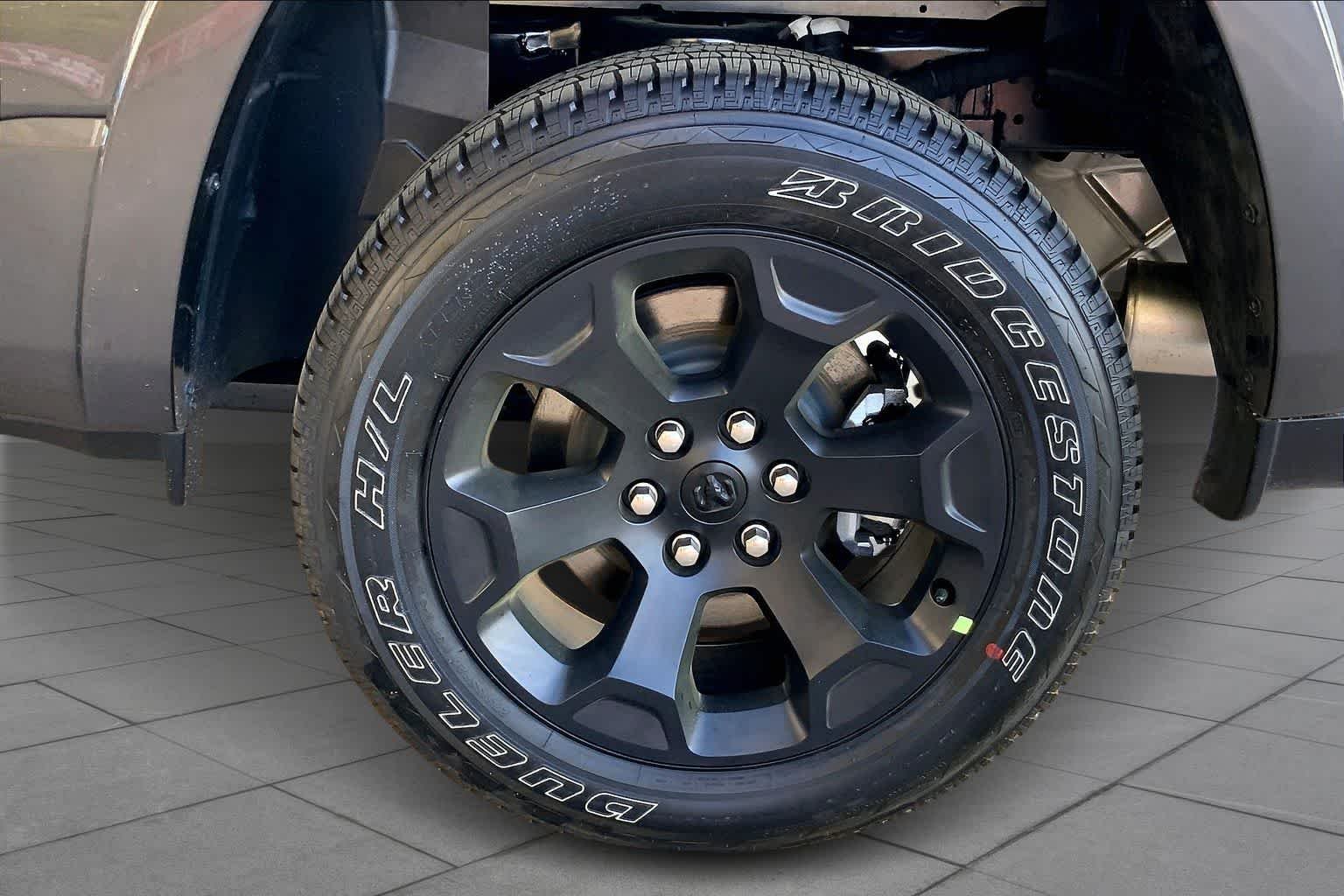 New 2026 Granite Crystal Metallic Clear-Coat Exterior Paint RAM Lone Star image 11