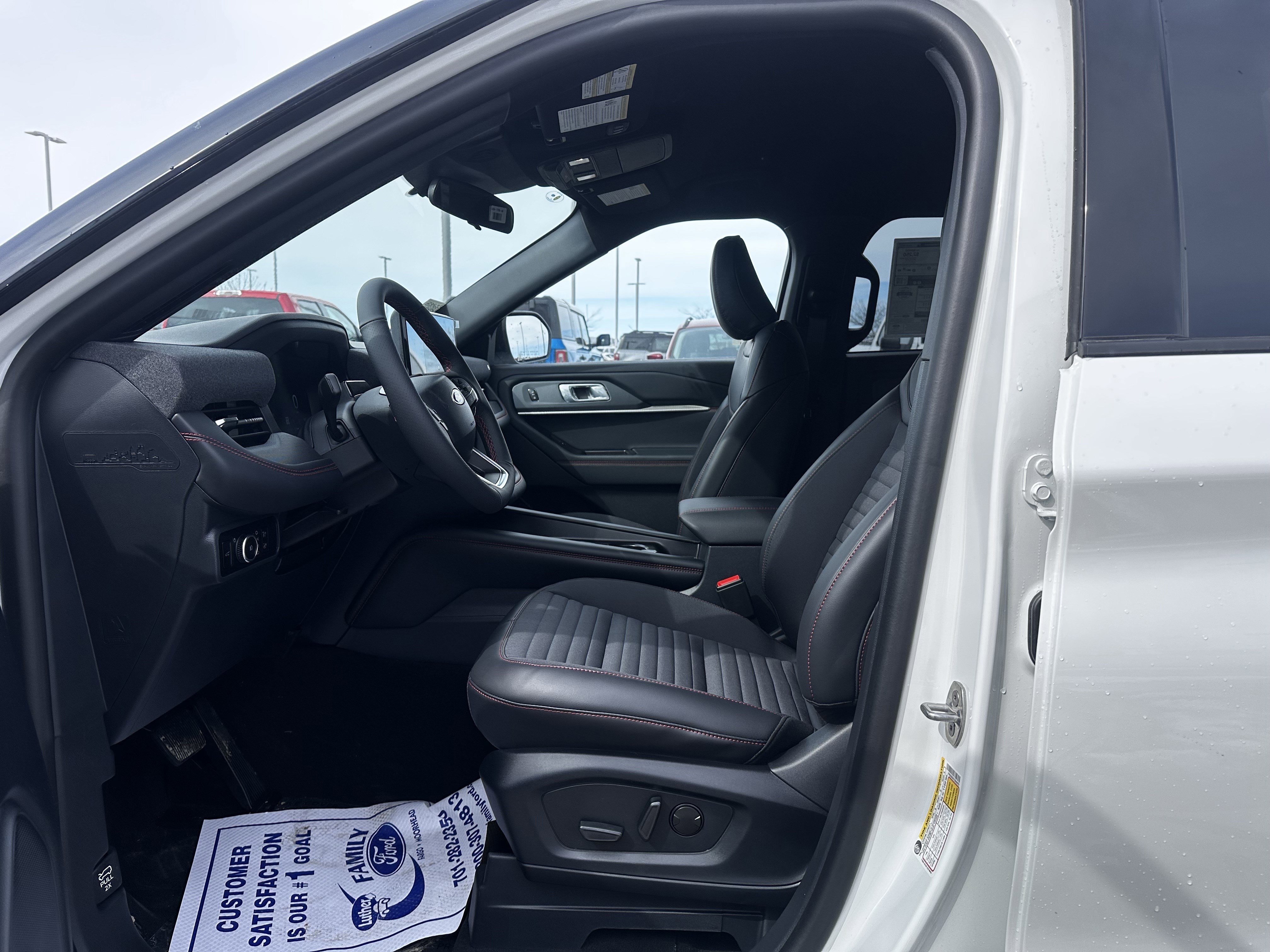 New 2026 Star White Metallic Tri-Coat Ford ST-Line image 5