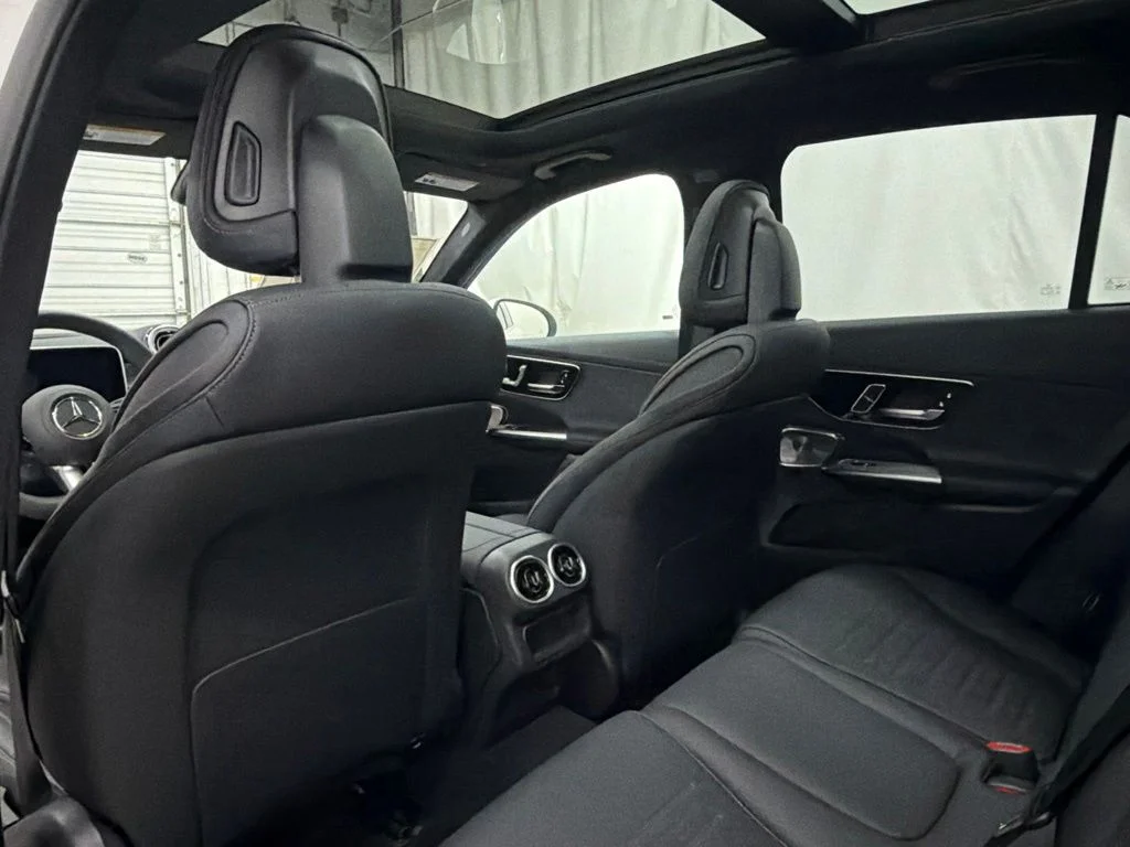 New 2026 White Mercedes-Benz GLC 300 image 17