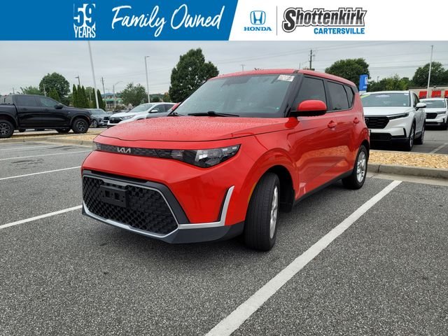 Used 2024 Red Kia LX image 1