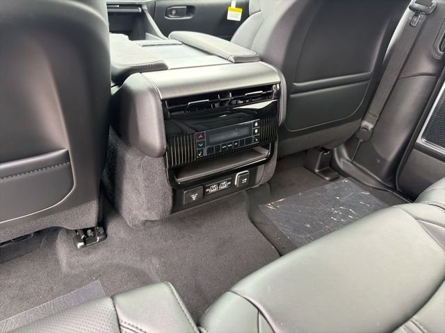 New 2026 Bright White Clear-Coat Exterior Paint Jeep Limited Altitude image 8