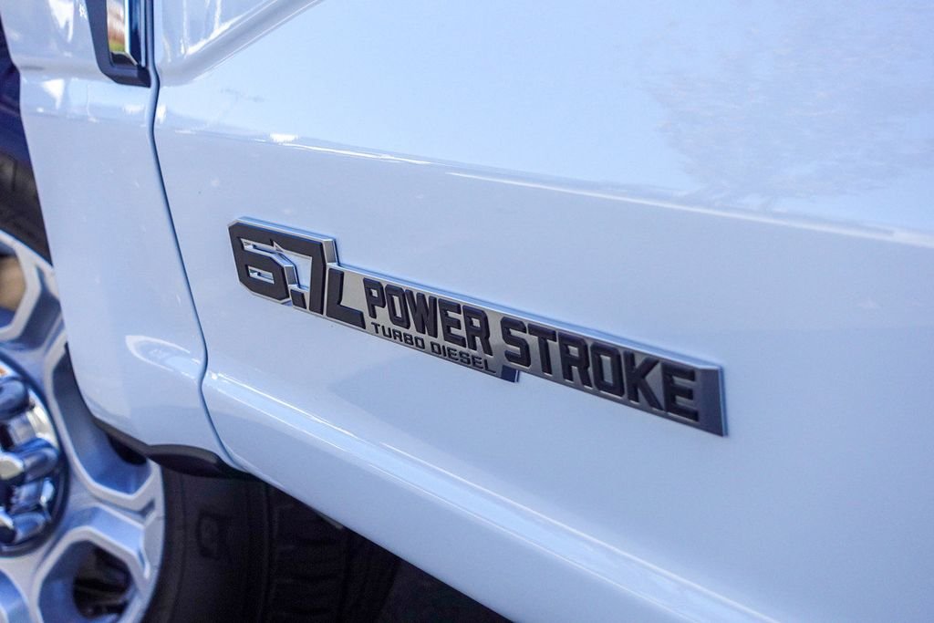 New 2026 Oxford White Ford F-250® XLT image 14