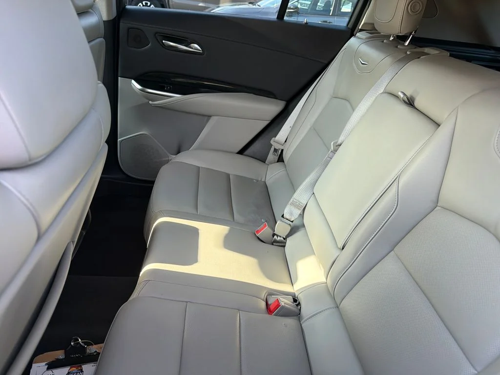 Used 2021  Cadillac Premium Luxury image 33