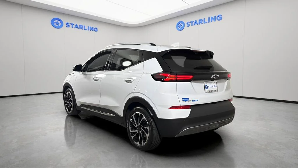 Used 2023 Summit White Chevrolet Premier image 5