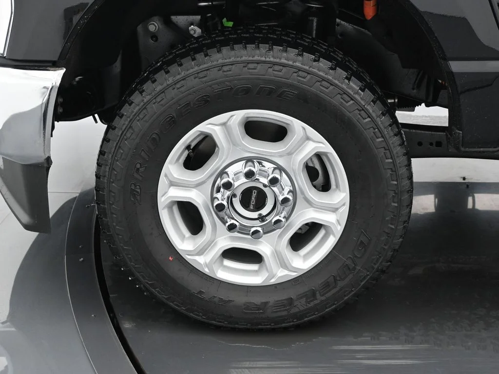 New 2026 Agate Black Metallic Ford XLT image 22