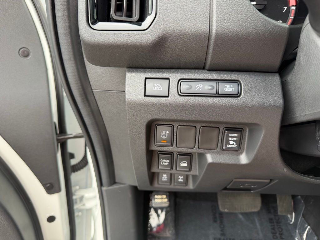 Used 2025 White Nissan PRO-4X image 19