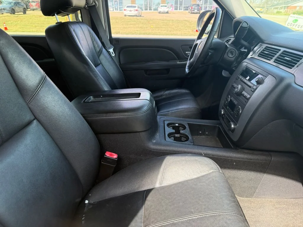 Used 2013 White Chevrolet LTZ image 3