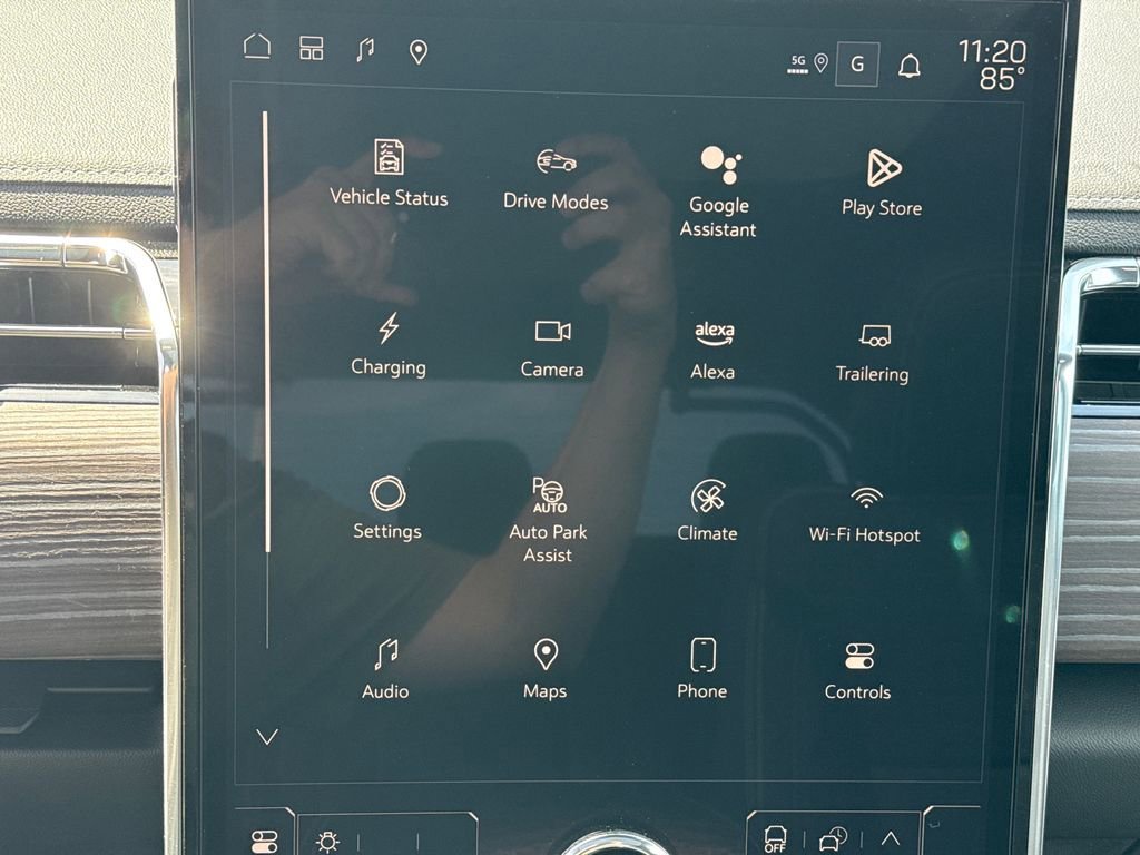 2025 GMC Sierra EV Denali - Photo 25