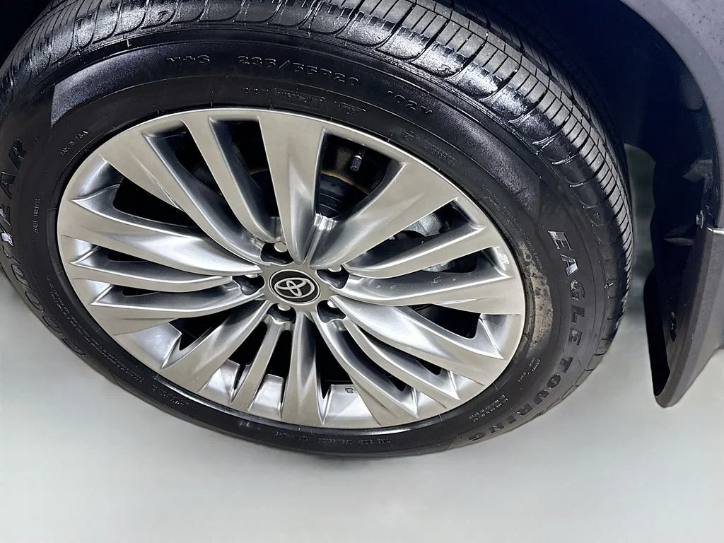 Certified Used 2025 Celestial Silver Metallic Toyota Platinum image 33