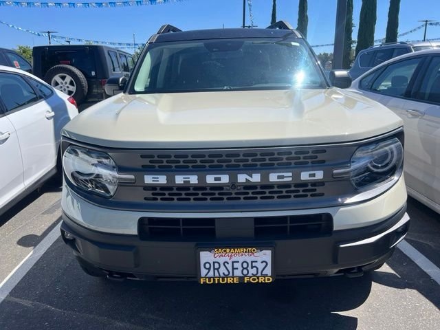 Used 2024 Beige Ford Badlands image 2