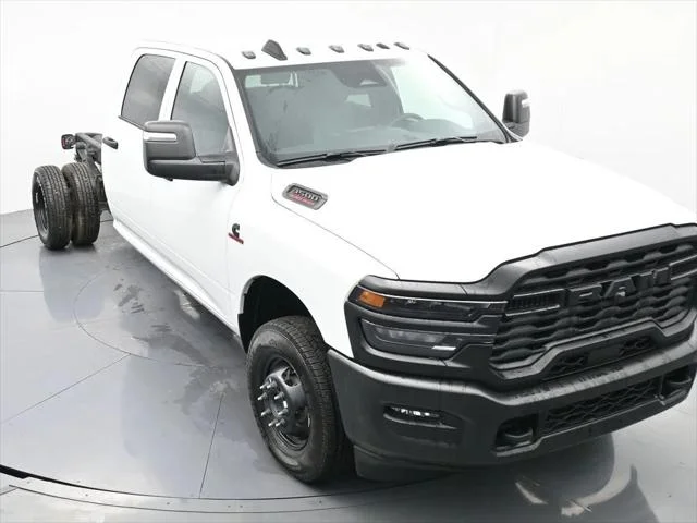 New 2026 Bright White Clear-Coat Exterior Paint RAM TRADESMAN image 21