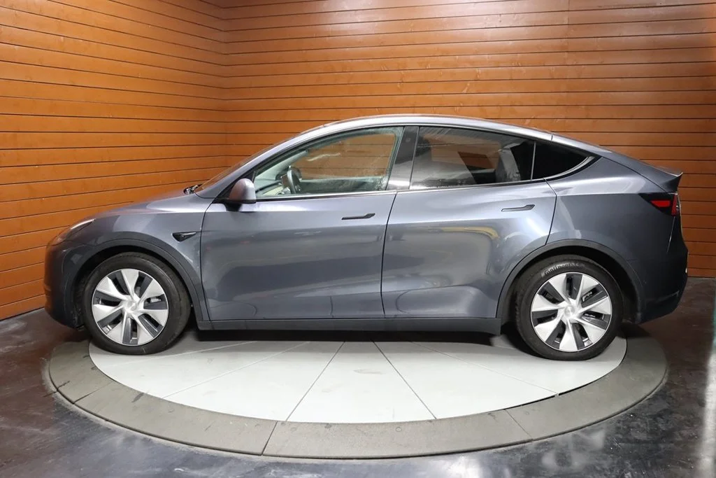 Used 2023 Solid Black Tesla Long Range image 7