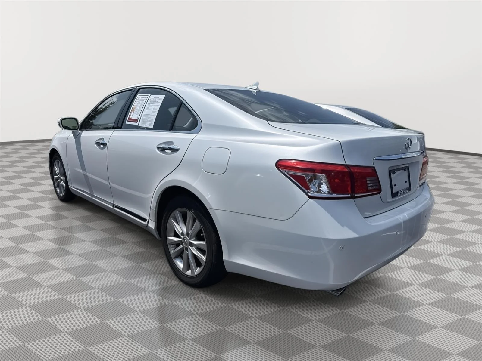 Used 2012 Starfire Pearl Lexus Base image 21