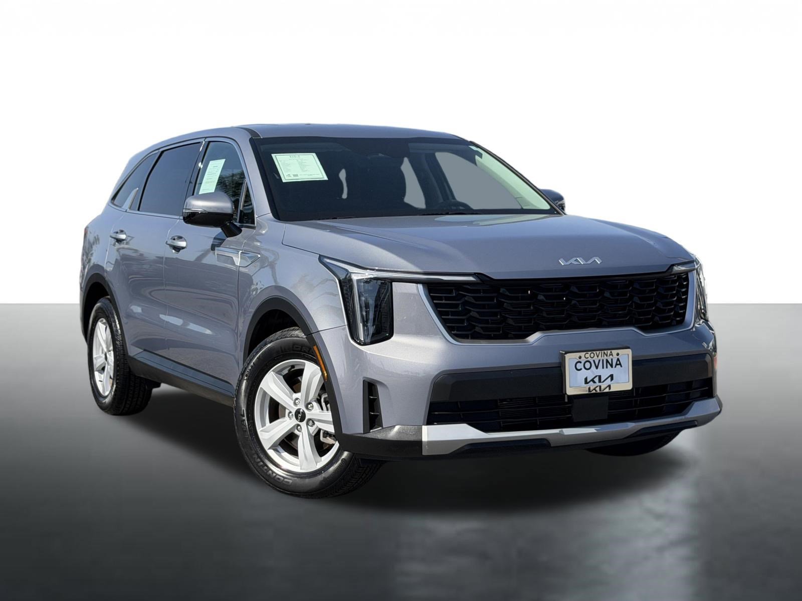 2025 Kia Sorento LX AT's photo