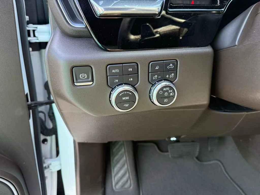 2023 GMC Sierra 1500 SLT - Photo 18