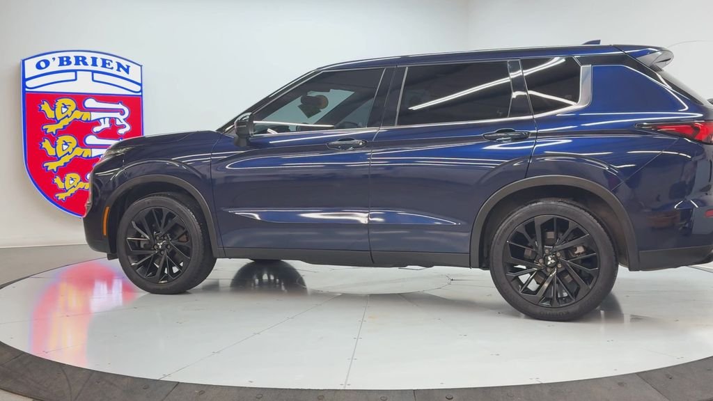 Used 2022 Cosmic Blue Metallic Mitsubishi  image 7