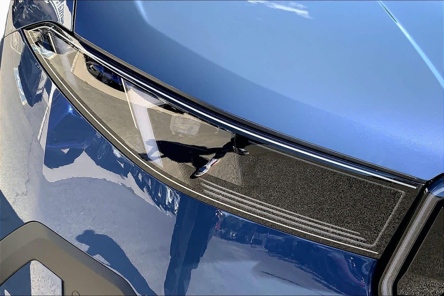 New 2027 Ocean Wave Blue Metallic BMW 50 xDrive image 13