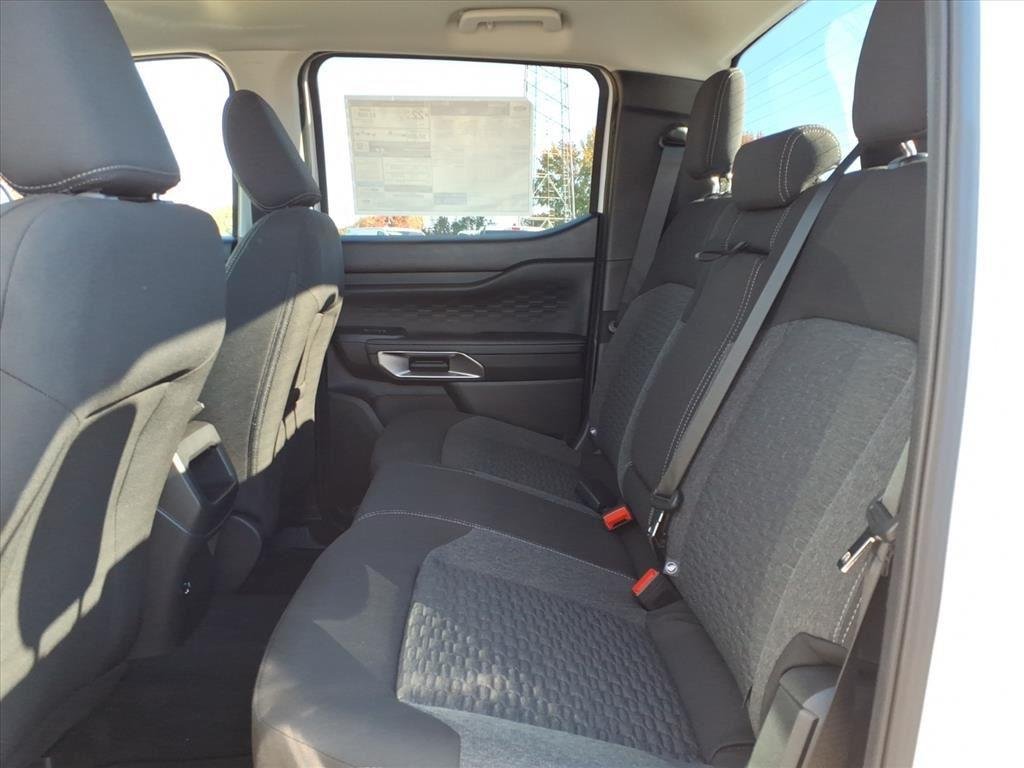 New 2025 Oxford White Ford XLT image 23