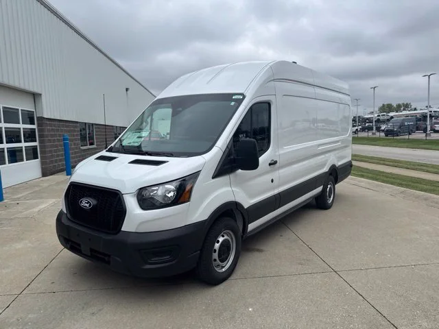 New 2027 White Ford Base image 11