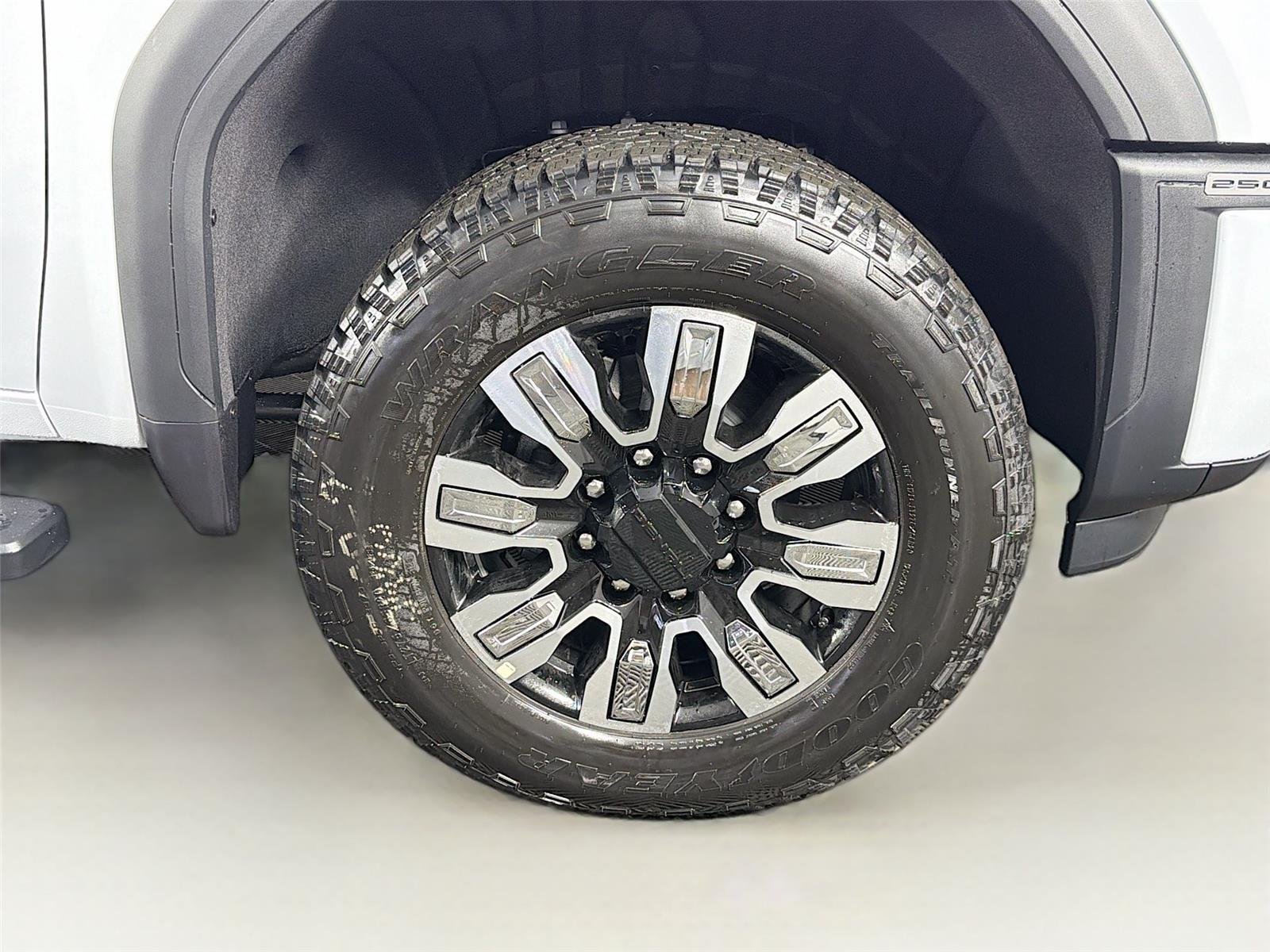 2026 GMC Sierra 2500HD Denali - Photo 37