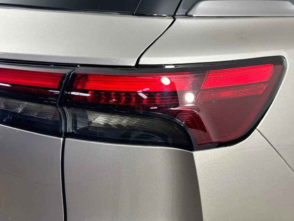 Certified Used 2024 Silver INFINITI LUXE image 37