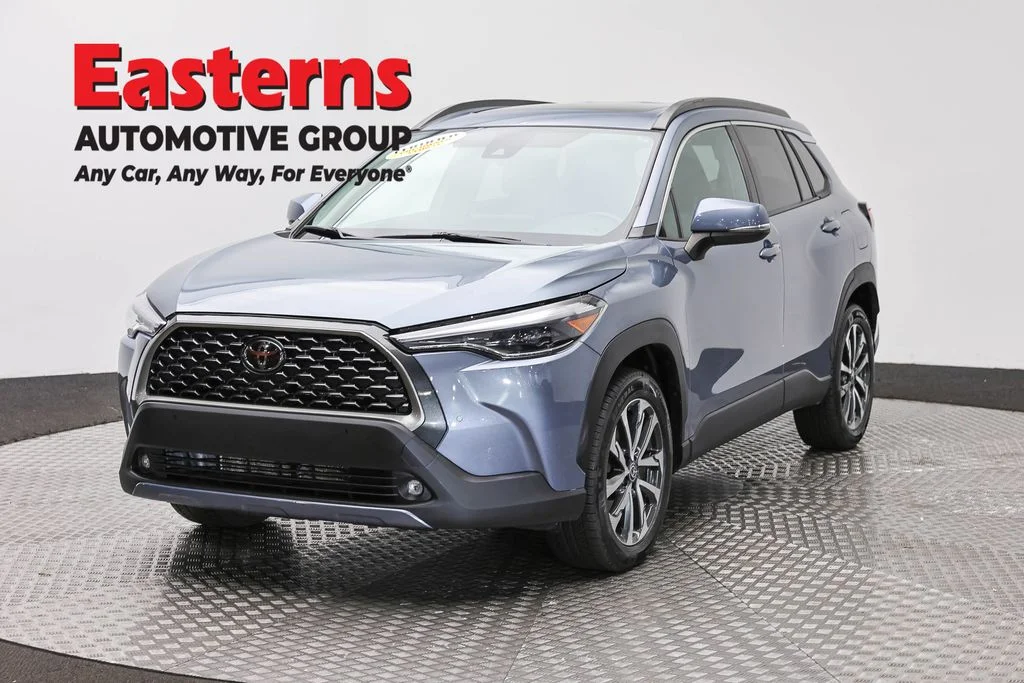 Used 2022 Gray Toyota XLE image 1