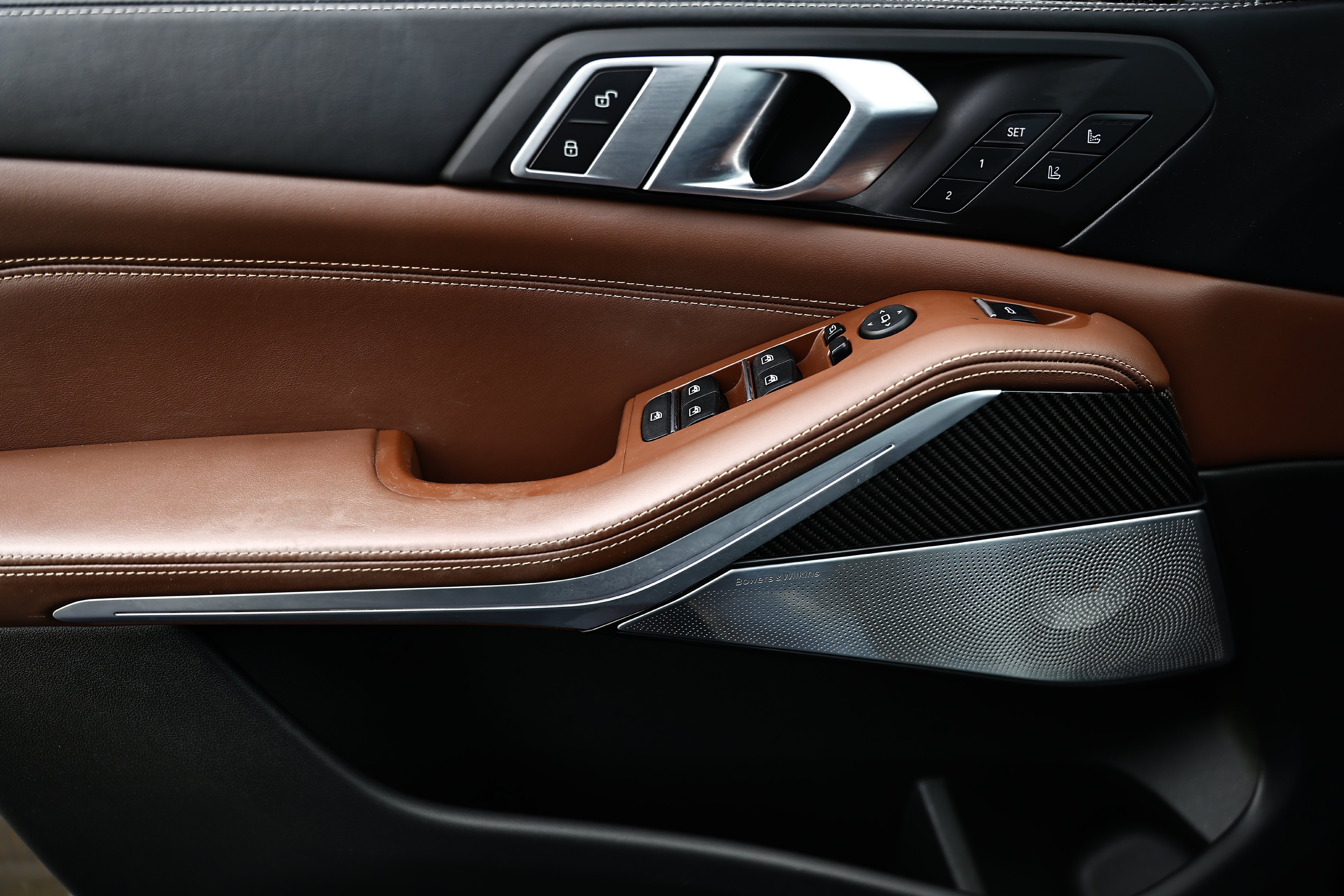 Used 2023 Black Sapphire Metallic BMW M50i image 17