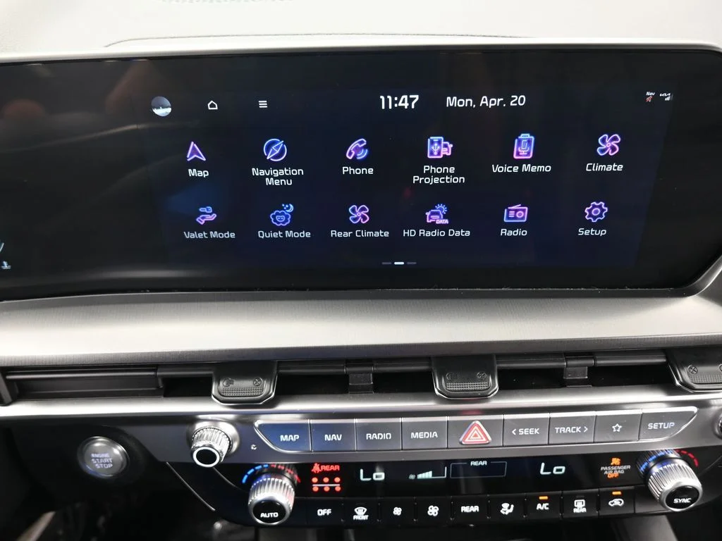 Used 2025 Glacial White Pearl Kia LX image 21