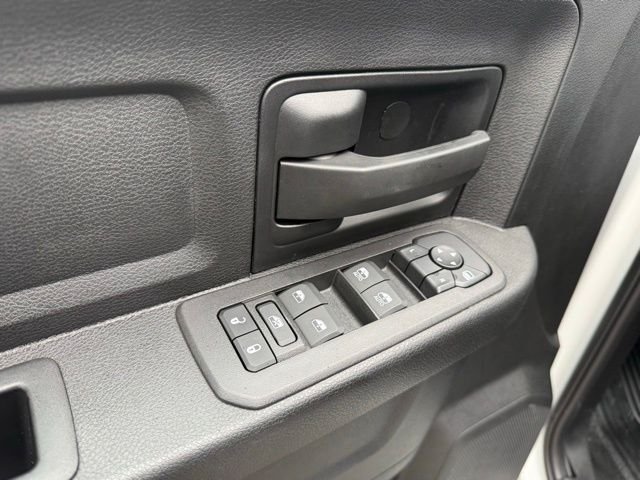 2026 RAM 3500 Chassis Tradesman - Photo 13