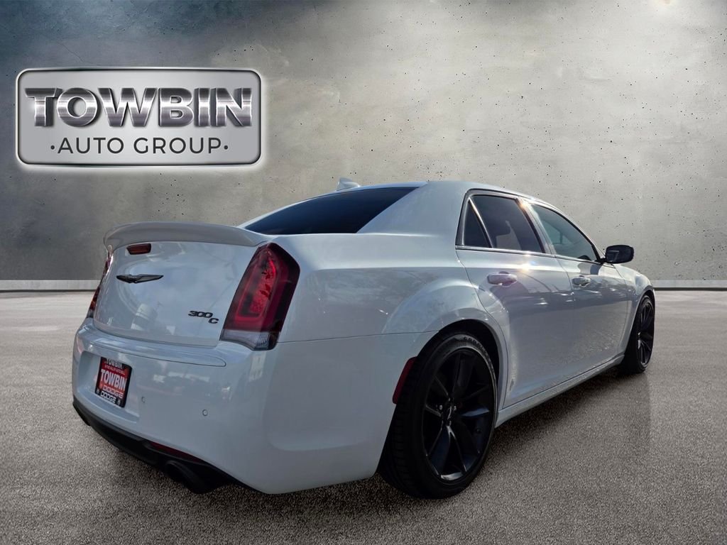 Used 2023 White Chrysler C image 4