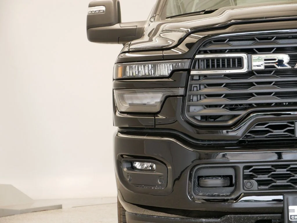 New 2026 Diamond Black Crystal Pearl-Coat Exterior Paint Ram Big Horn image 47