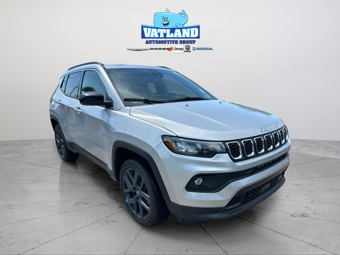 New 2026 Silver Zynith Metallic Clear-Coat Exterior Paint Jeep Latitude image 7