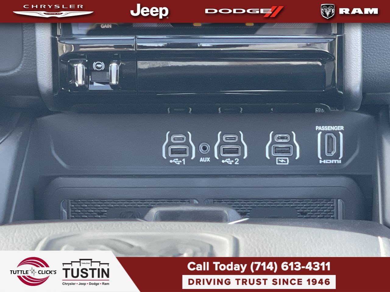 New 2026 Diamond Black Crystal Pearl-Coat Exterior Paint RAM Laramie image 13