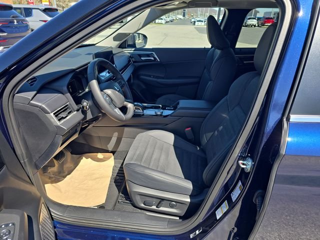 2026 Mitsubishi Outlander SE - Photo 14
