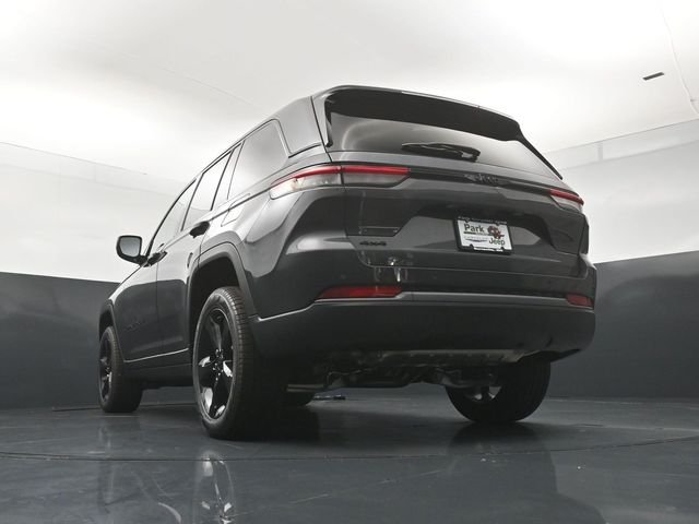 New 2026 Baltic Gray Metallic Clear-Coat Exterior Paint Jeep Limited image 22