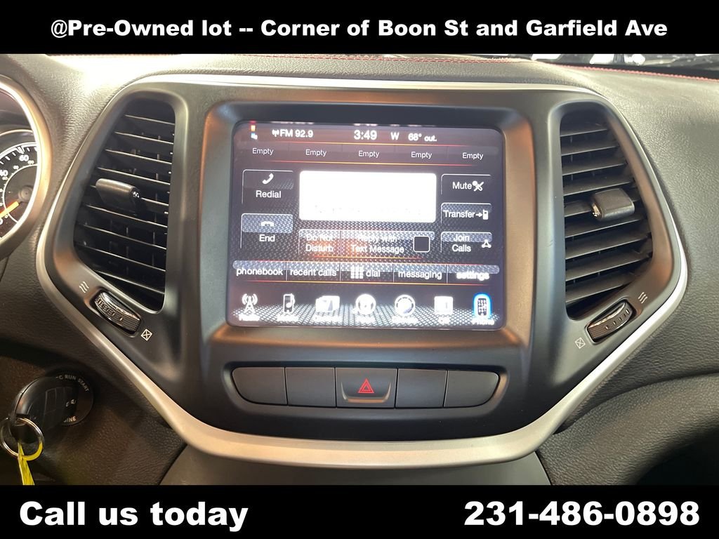 Used 2014 Red Jeep Trailhawk image 19